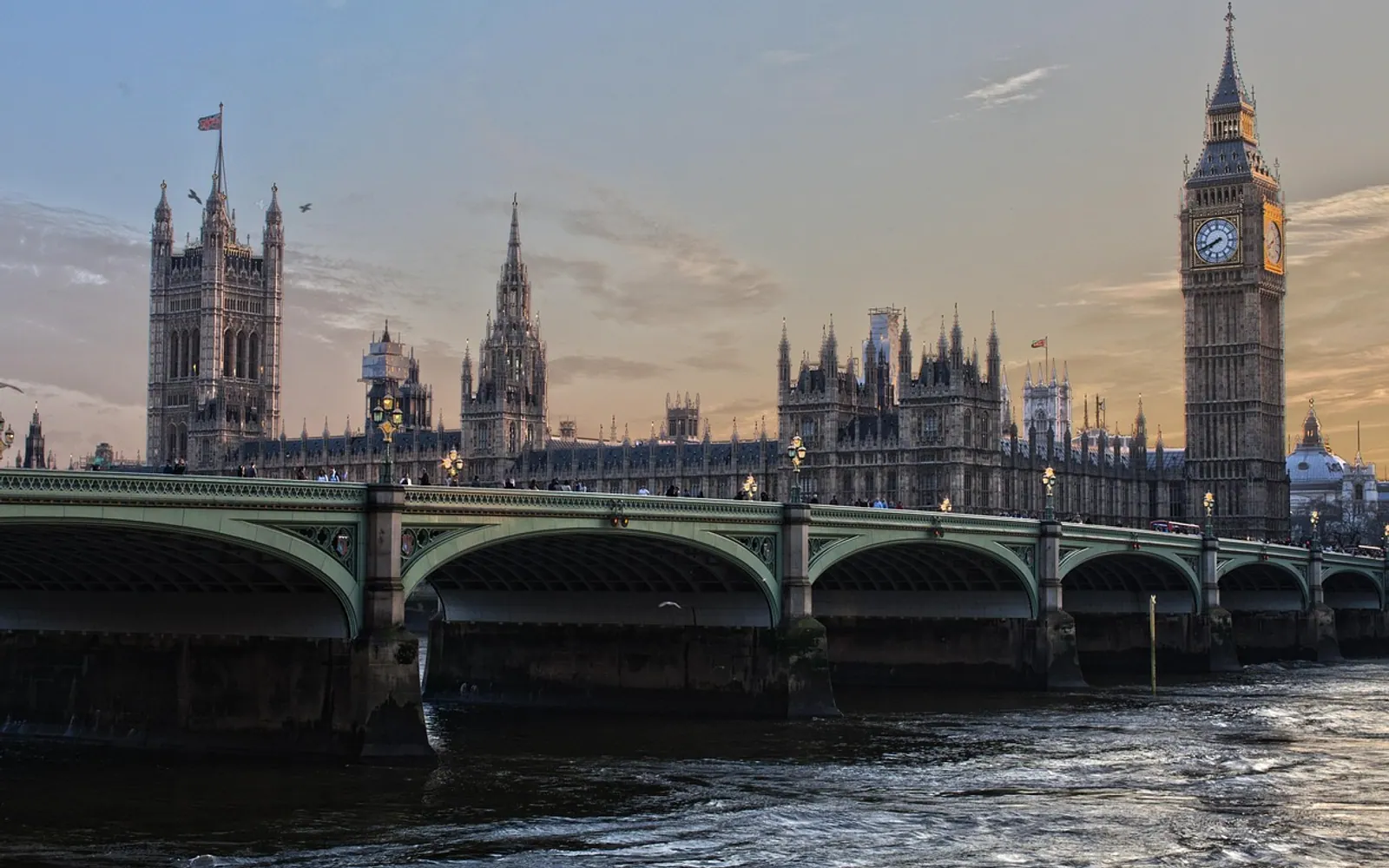 Palace, london and parliament